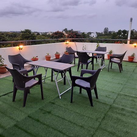 Hotel Meadows Phase 1,Ozone Urbana à Devanahalli Extérieur photo