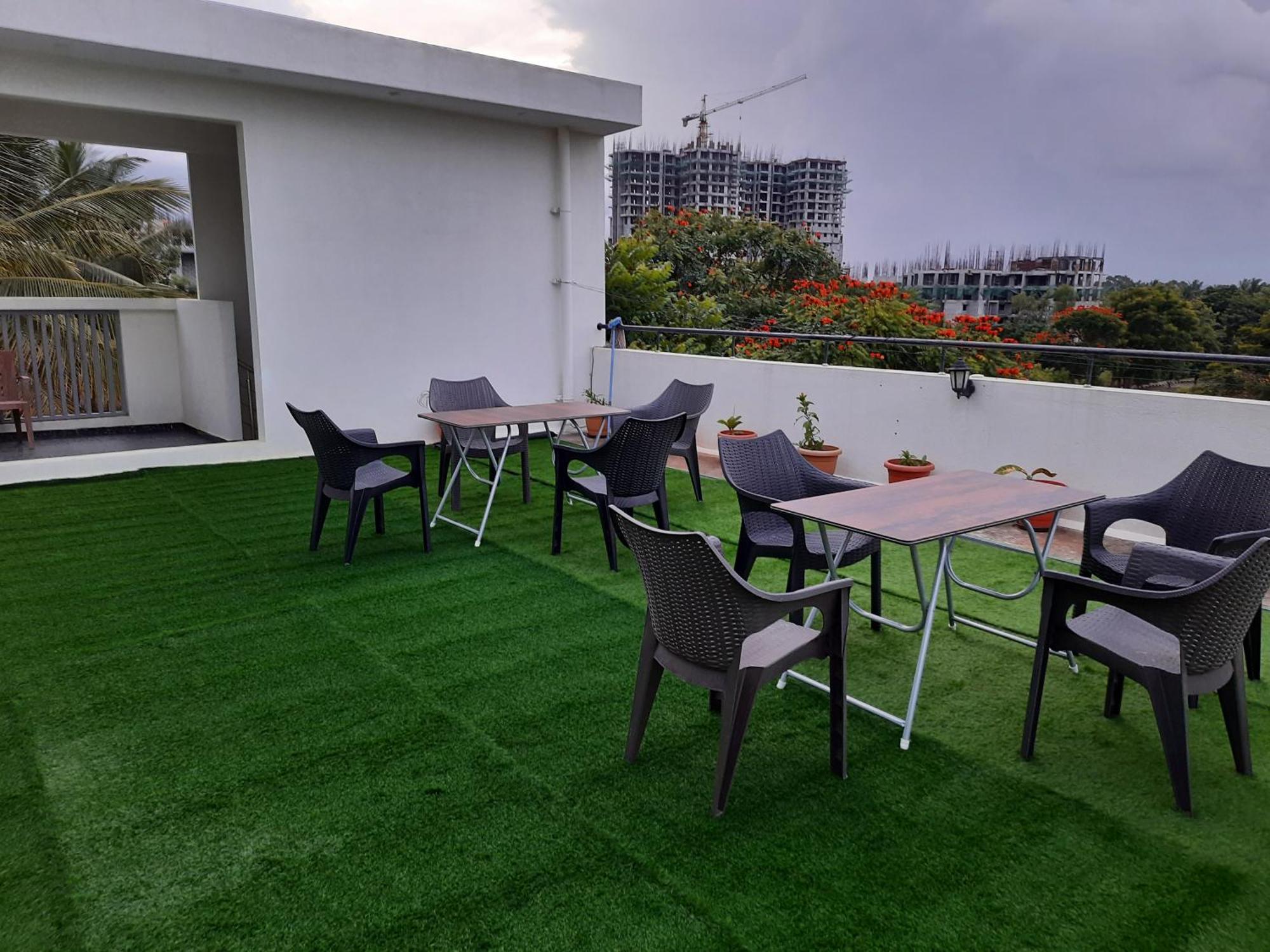 Hotel Meadows Phase 1,Ozone Urbana à Devanahalli Extérieur photo